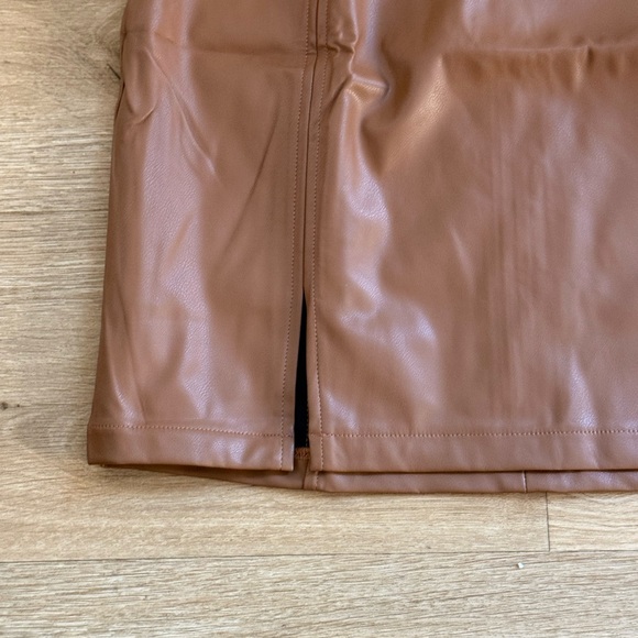 Mangopop Brown Faux Leather High waisted Mini Skirt- small - Picture 2 of 3
